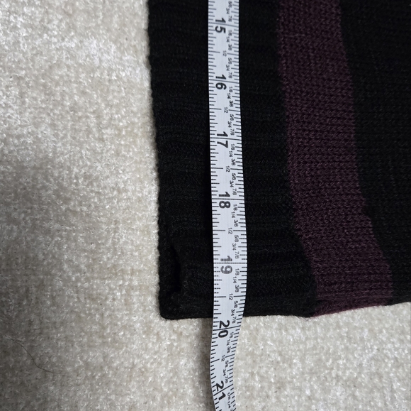 Vanity Acrylic Cardigan - Picture 7 of 16